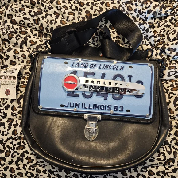 Harley-Davidson License Plate Crossbody Bag - Picture 7 of 7